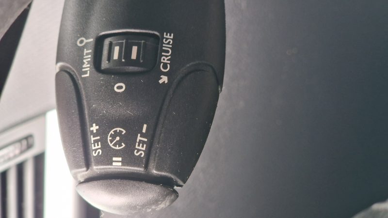 PEUGEOT 207 2011