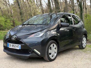 TOYOTA AYGO 1.0 VVT-i 69 X-PLAY 