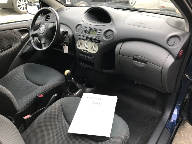 TOYOTA YARIS 1 - 1.3 VVTi 87cv 16V 3 portes - CONTROLE TECHNIQUE = OK